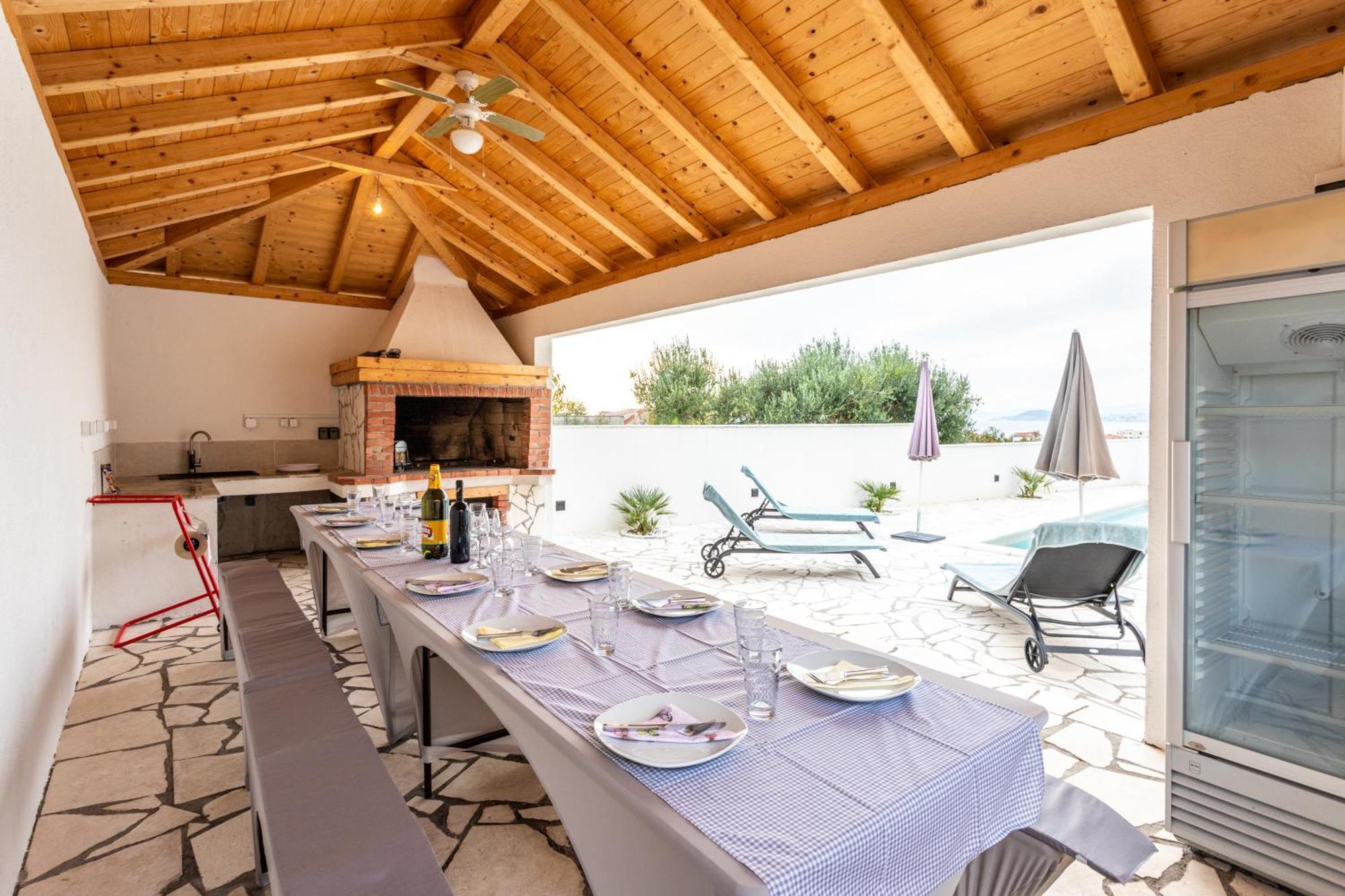 Villa Ana Perfect For Families With Kids And Groups,House With Heated Pool ポドストラナ エクステリア 写真