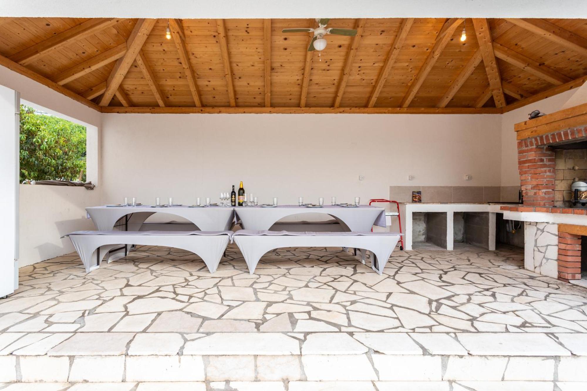Villa Ana Perfect For Families With Kids And Groups,House With Heated Pool ポドストラナ エクステリア 写真